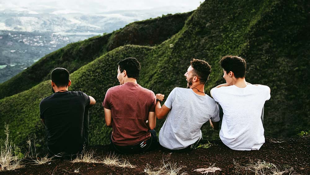 4 male friends catching up